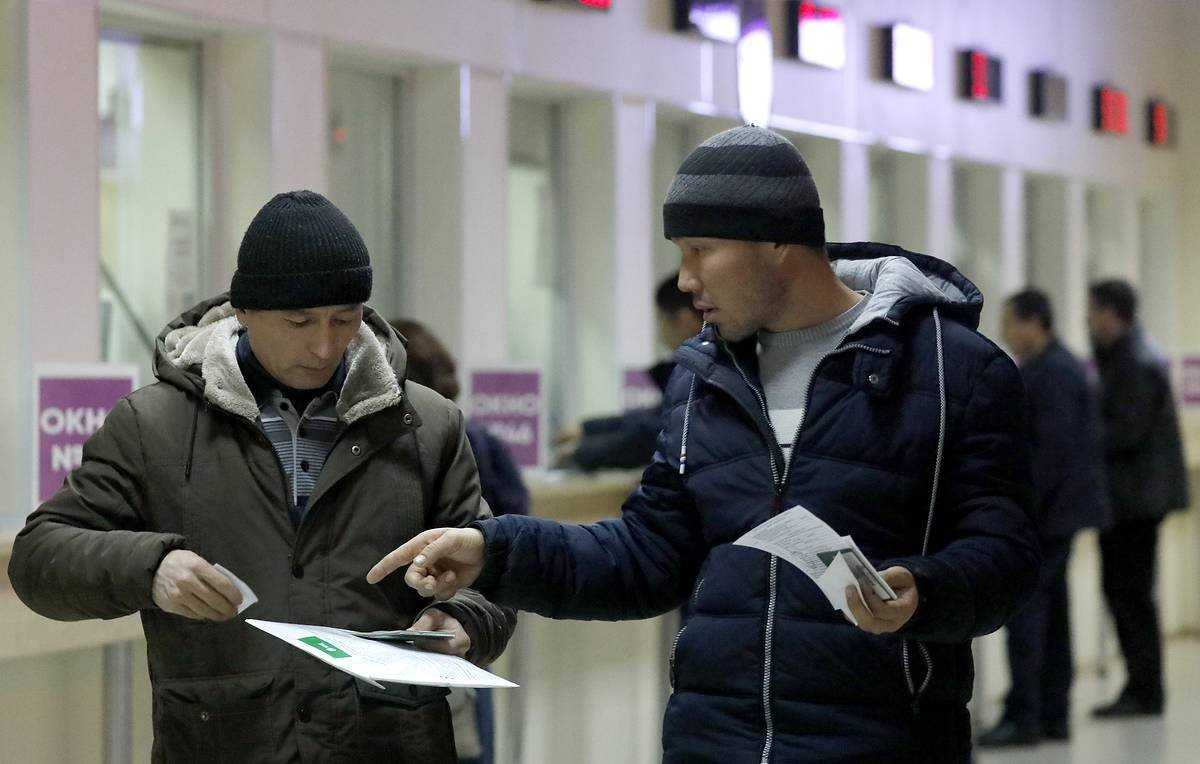 Как избежать штрафа за не уведомление о приеме на работу иностранного гражданина?