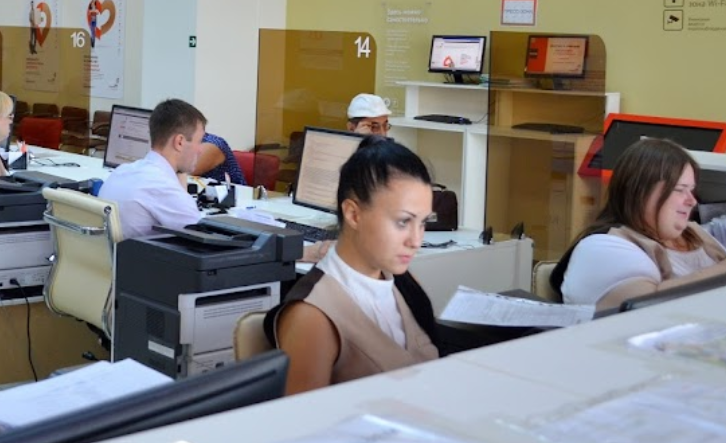 Что делать, если приставы по ошибке приняли вас за должника?